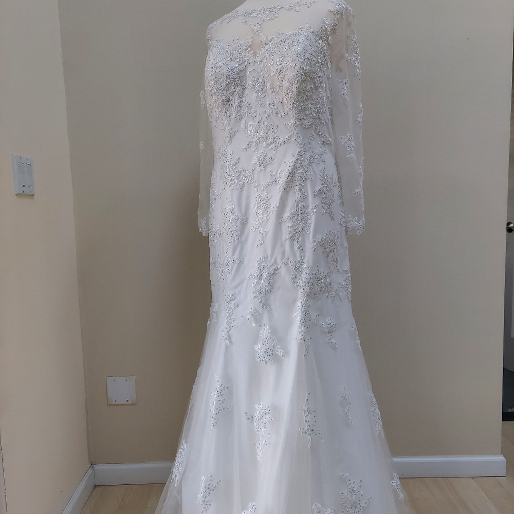 Glow size 20 trumpet mermaid wedding dress. Lace, mesh, appliqué. - Picture 16 of 16